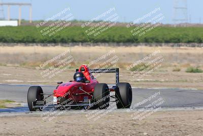 media/Apr-30-2022-CalClub SCCA (Sat) [[98b58ad398]]/Group 6/Race (Outside Grapevine)/